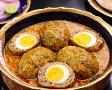 Pakistani Kofta Curry with Eggs